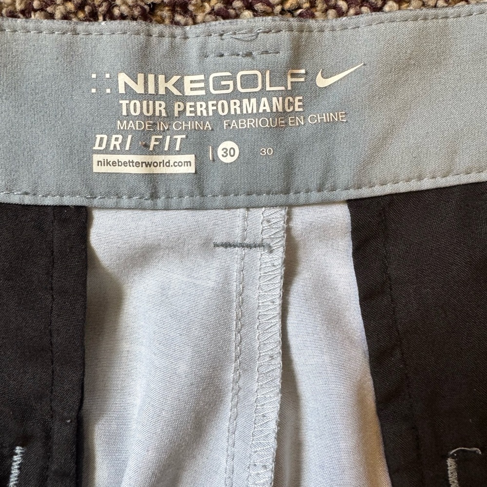 Nike Men's Gray Checkered Shorts Golf or Casual size 30 - Picture 3 of 9